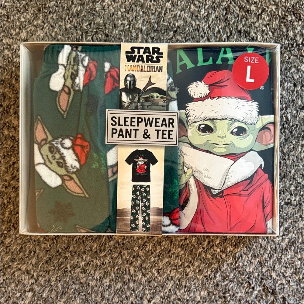Star Wars Mandalorian Holiday Sleepwear Set - Green and Red